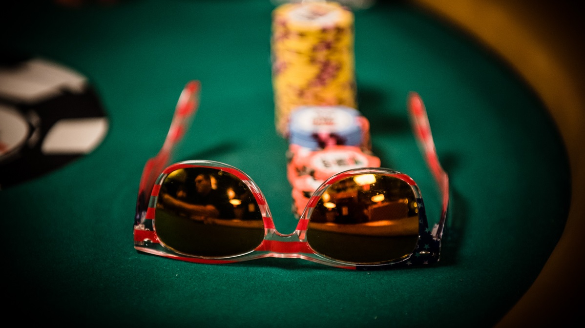 oculos mesa poker