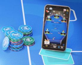 Fichas de poker e smartphone com app de poker online